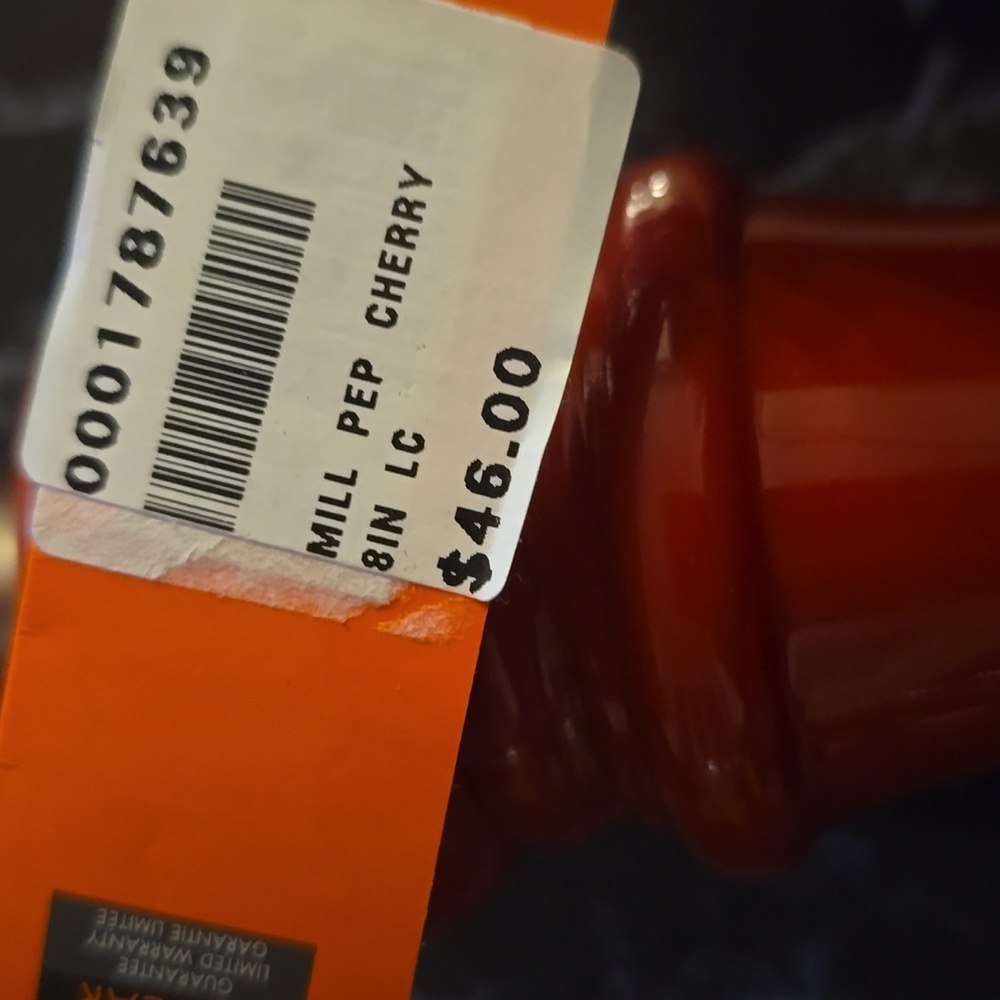 LE CREUSET SALT OR PEPPER MILL WITH ADJUSTABLE GRIND SETTING - Picture 9 of 9
